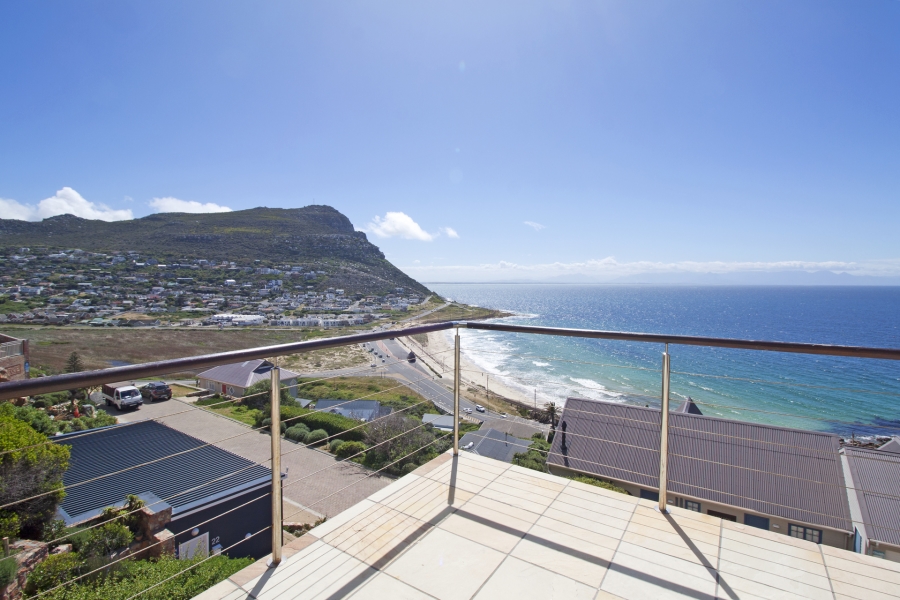 To Let 3 Bedroom Property for Rent in Cairnside Western Cape